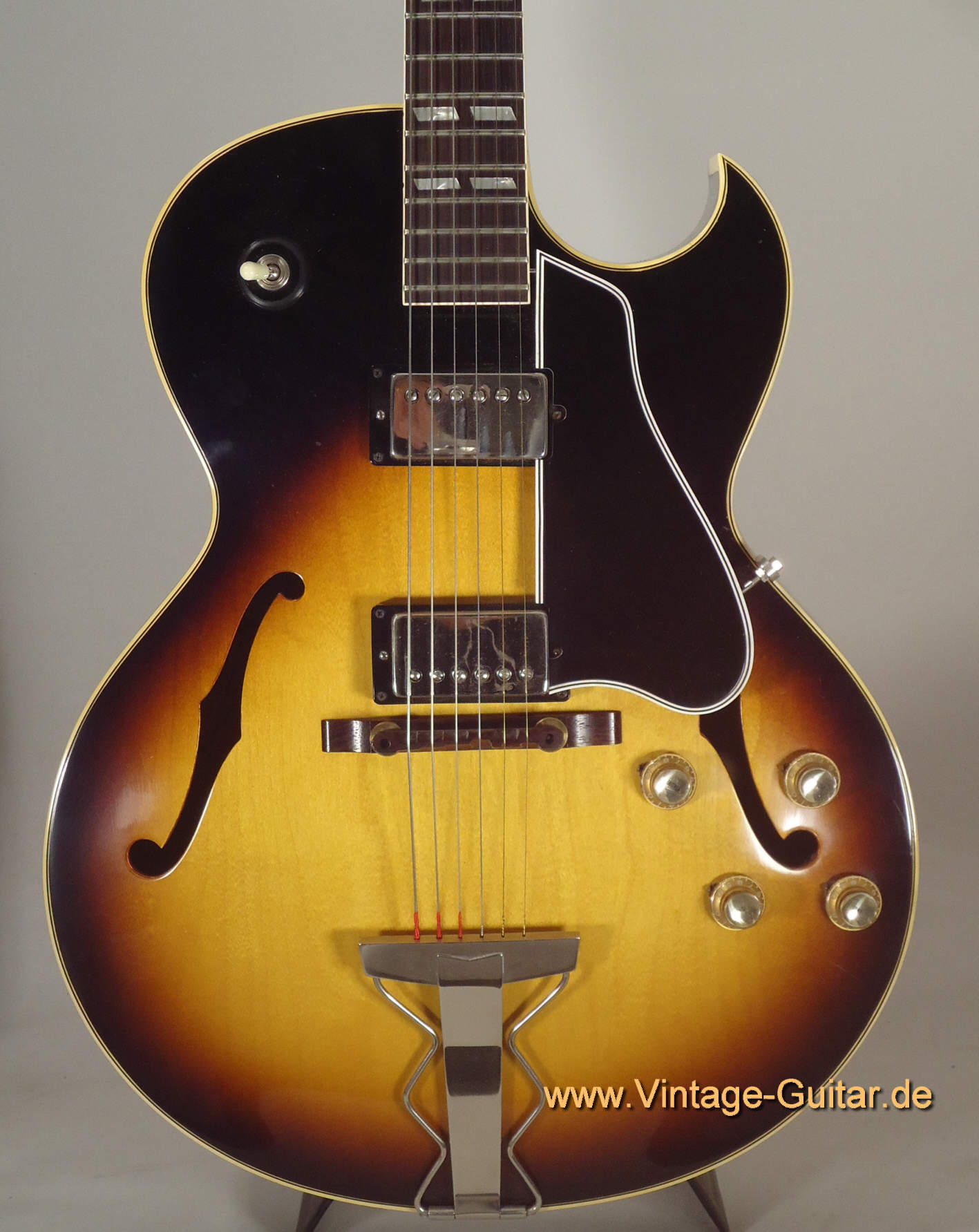 Gibson ES-175D 1964-1.jpg